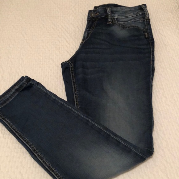 Silver Jeans - Picture 1 of 3